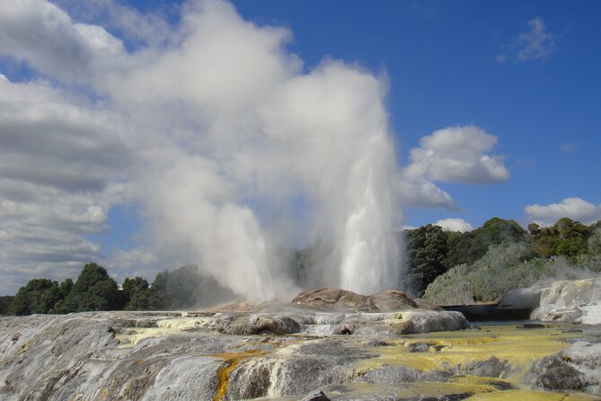 Small Group Waitomo and Rotorua including Te Puia Tour - Key Highlights You Should Know Before Booking