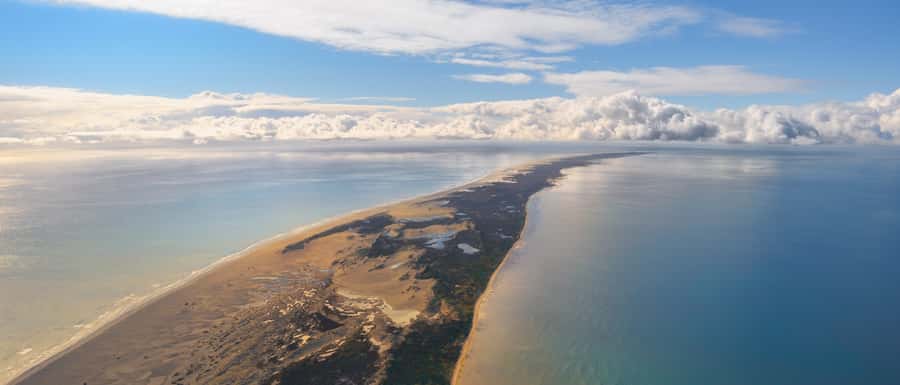 Takaka: Farewell Spit/Abel Tasman Scenic Flight - Takaka Airport to takeoff, fast and friendly