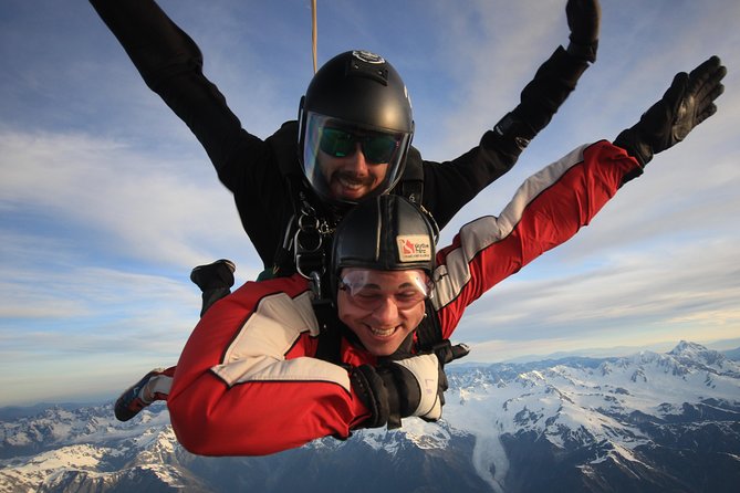 Tandem Skydive 10,000ft from Franz Josef - What you experience from the plane to the ground