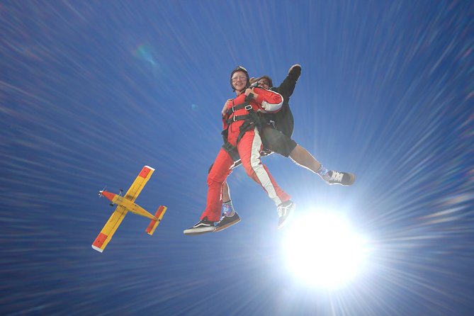 Tandem Skydive 18,000ft from Franz Josef - What an 18,000ft tandem skydive means over Franz Josef