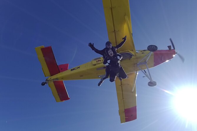 Tandem Skydive 18,000ft from Franz Josef - 85 seconds of freefall at about 200kph