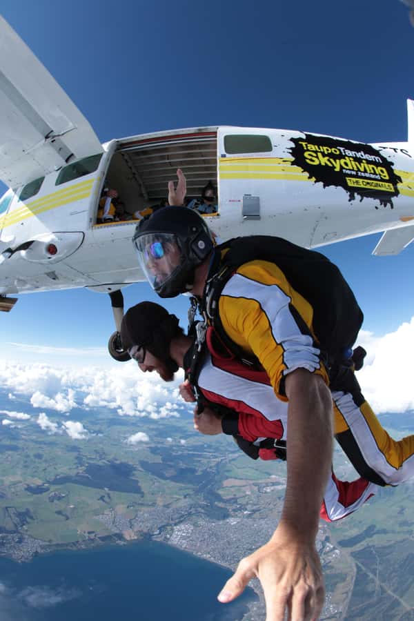 Tandem Skydive Experience in Taupo - Why Taupo for a tandem free-fall over the lake?