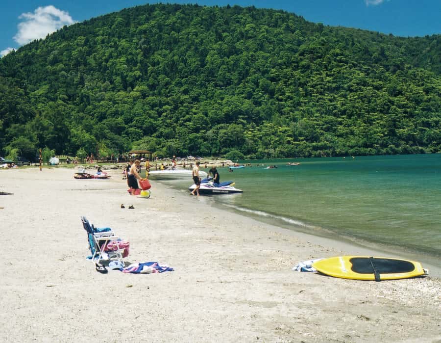 Tarawera and Lakes 2-Hour Duck Eco Tour - Should you book the Tarawera and Lakes Duck Eco Tour?