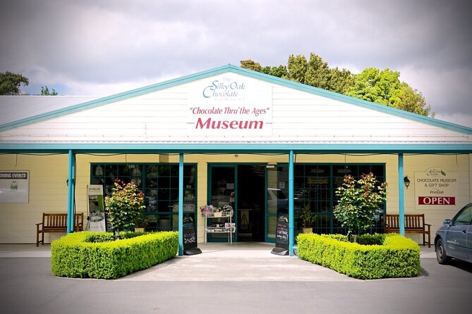 Taste Hawke's Bay - A Sweet treat food Tour - Birdwoods Gallery: free countryside art stop with a calm pace
