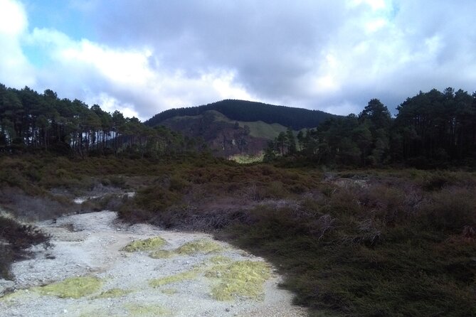 Taupo Day Trip with Orakei Korako or Waiotapu from Rotorua - Huka Falls tracks, the viewpoint walk you will actually do
