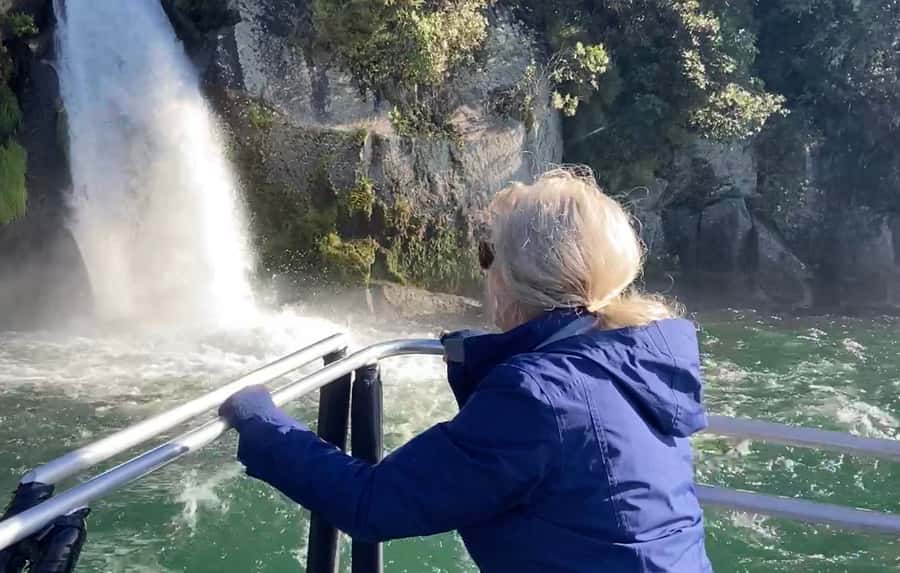 Taupo: Lake Taupo Western Bays Catamaran Tour with Bush Walk - Why the Western Bays feel different from Taupo’s main strip