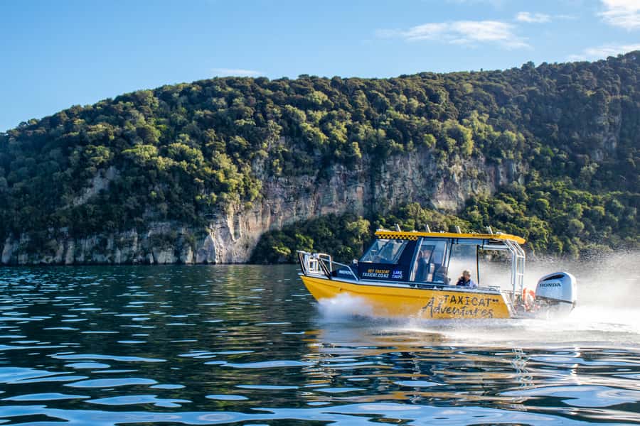 Taupo: Lake Taupo Western Bays Catamaran Tour with Bush Walk - The catamaran throttle moment: where the fun starts