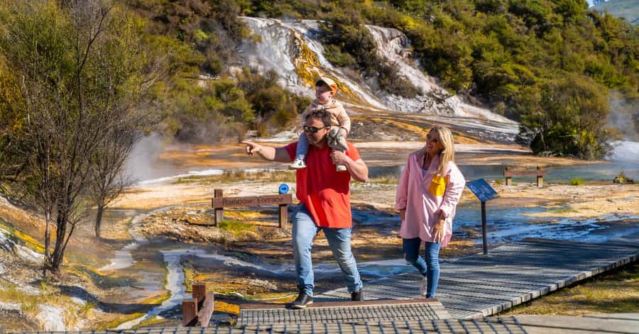 Taupo: Orakei Korako Geothermal Park and Cave Entry Ticket - Ferry back and visitor centre wrap-up: don’t lose track of the last trip