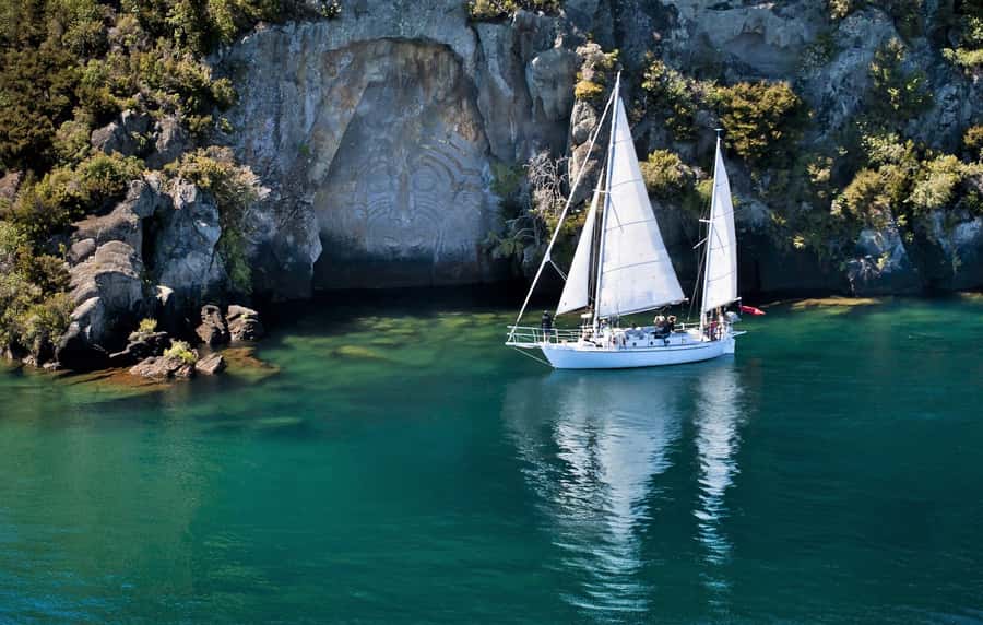 Taupō: Sail Barbary Eco Sailing to the Maori Rock Carvings - Key things I’d zero in on