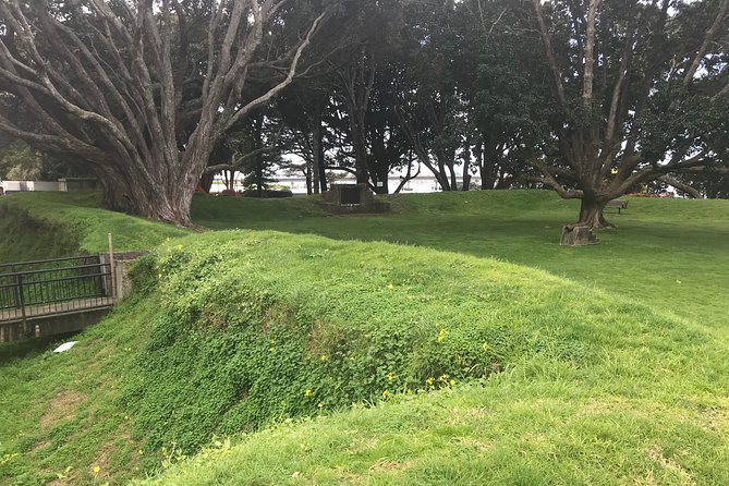 Tauranga Shore Excursion: History & Kiwifruit Tasting – 4 Hours - Stop 1: Mount Maunganui, the beach town feeling in about an hour