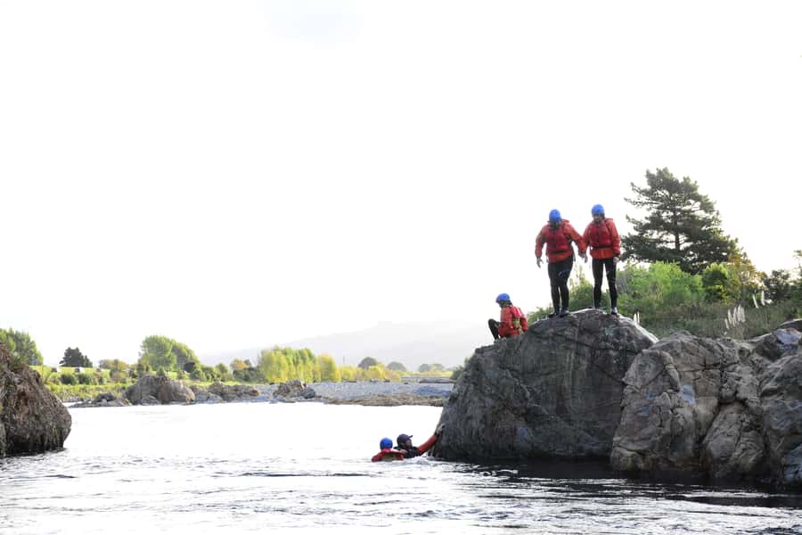 Te Awa Kairangi Grade 2 Scenic Rafting Tour - The 15-minute shuttle to the start: why it’s part of the value