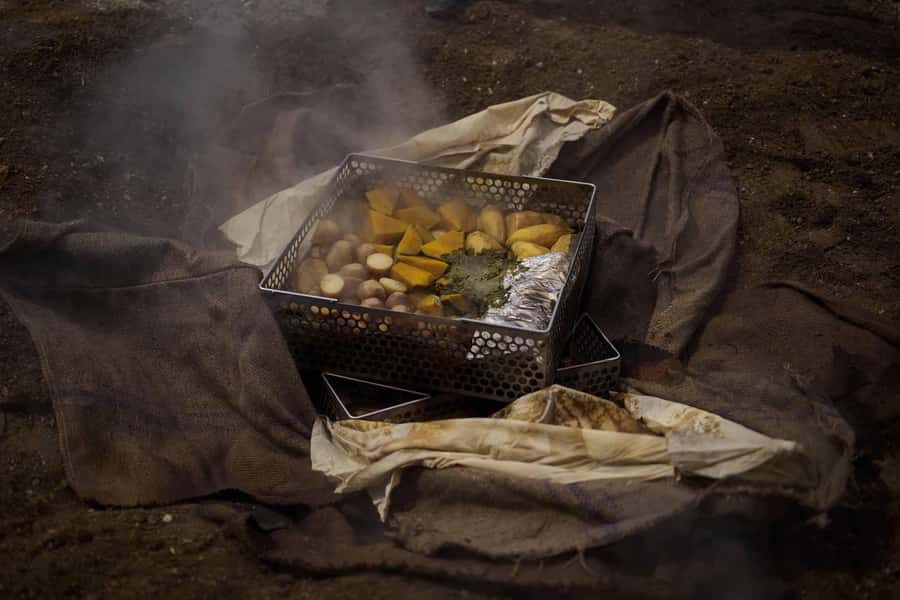 Te Puia: Te Pō Indigenous Evening Experience - Haka + Dinner - The Stroll to Pōhutu Geyser and Hot Chocolate at the Terrace