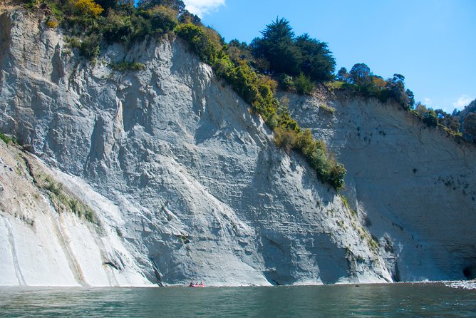 The Awesome Scenic Rafting Adventure - Full Day Rafting on the Rangitikei River - The canyon views you see only from moving water