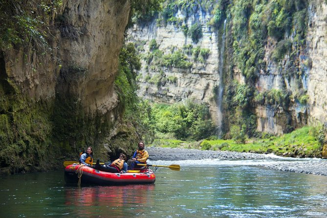 The Awesome Scenic Rafting Adventure - Full Day Rafting on the Rangitikei River - Getting geared up at River Valley Lodge around 9am