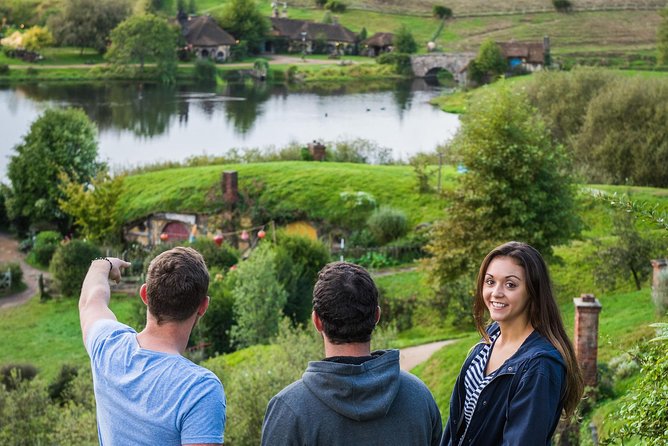 The Hobbiton Movie Set Small-Group Guided Tour from Auckland - What the guides and drivers tend to do well