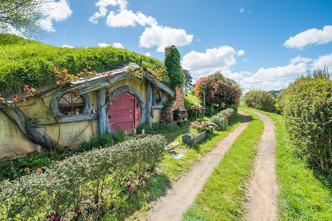 The Hobbiton Movie Set Small-Group Guided Tour from Auckland - Ticket choice: Transport only vs Transport and entry