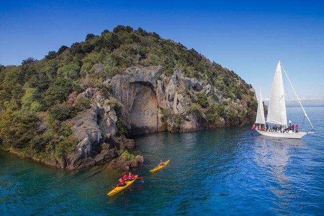 The Maori Carvings Half Day Kayak - The 4-hour rhythm that keeps it fun, not tiring