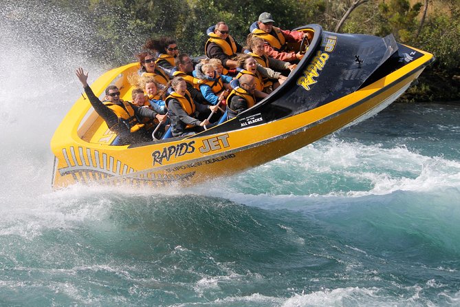 The Maori Carvings Half Day Kayak - Snacks, optional swimming, and staying comfortable