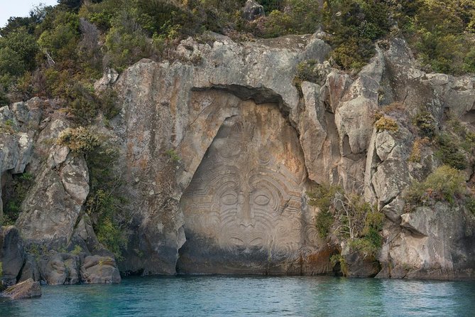The Maori Carvings Half Day Kayak - Kayak coaching and equipment: why beginners do well here