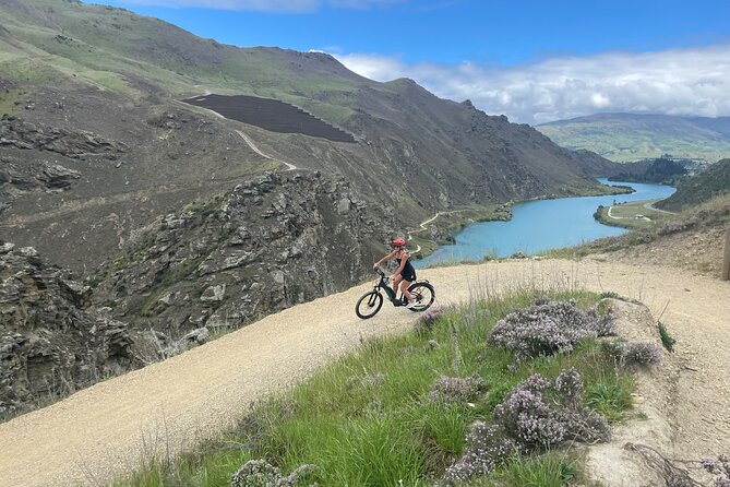The Ultimate Lake Dunstan Bike Hire And Boat Experience - Stops you can actually plan around: Carrick Winery, Burger Afloat, and Clyde drinks