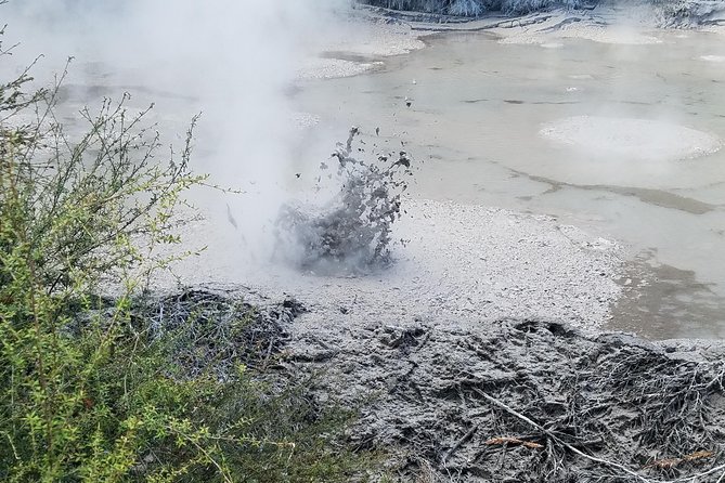 Thermal Path Tour - Boiling mud pools: when sound and motion do the explaining