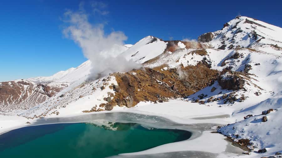 Tongariro Alpine Crossing: Premium Guided Hike - Weather, wind, and the gorge area: how the day can change