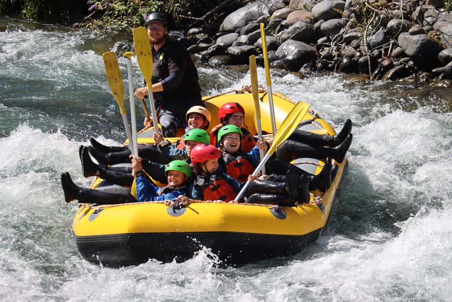 Tongariro River: Grade 3 Whitewater Rafting - What to bring so you’re comfortable when the river wins