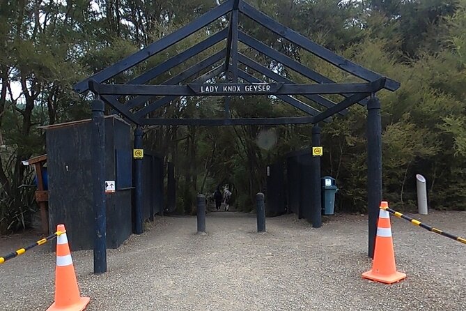 TRIPLE DEAL Wai-O-Tapu, Redwood Forest & Blue Springs Ex Auckland - Blue Spring in Putāruru: clear water and bottled-water context