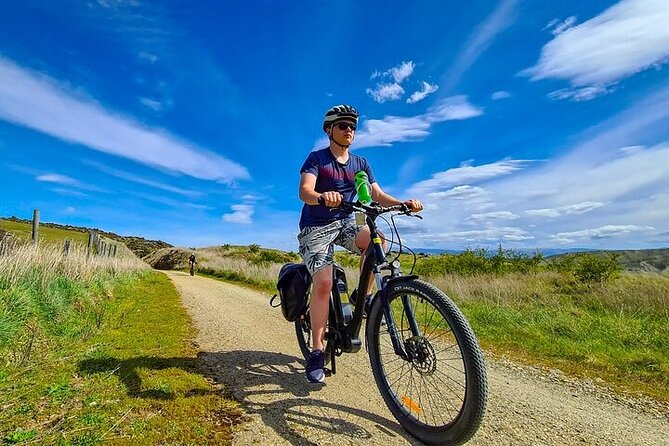 Tunnels to Station On E-Bikes - Auripo to the Return Route: What You Are Really Riding Toward