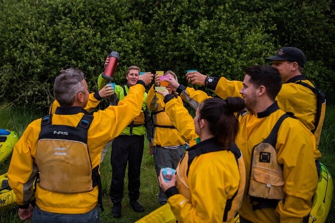 Twilight Glowworm Kayak Tour – Lake Karapiro - Glowworms when the light disappears, and why it feels different on the water
