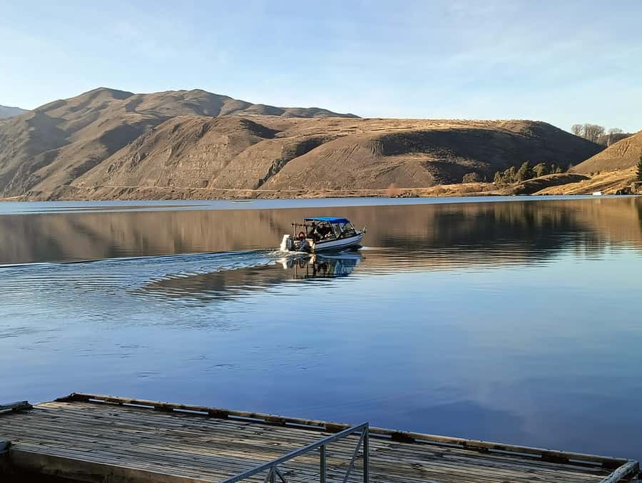 Ultimate Lake Dunstan Bike Hire, Shuttles And Boat Return - Carrick Winery and Burger Afloat: breaks that feel worth it