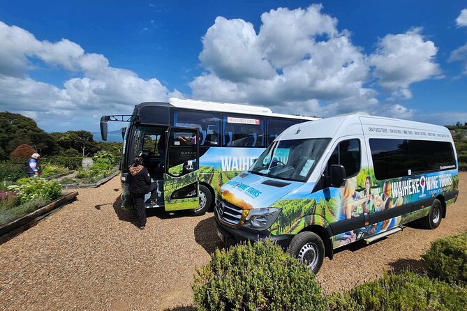 Waiheke Island: Afternoon Wine Affair with Ocean Front Lunch - How the timing keeps the tour fun, not frantic