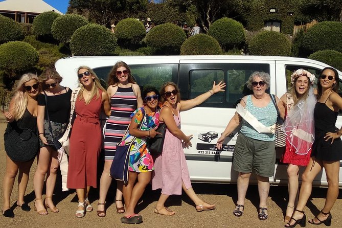 Waiheke Island Day Tour: Ziplining, Wine Tasting & Vineyard Lunch - Cable Bay Vineyard wine sampling: premium wines on Waiheke’s west coast