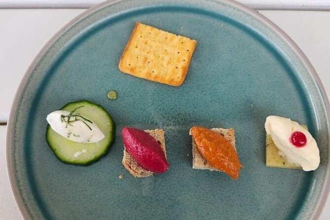 Waiheke Island Gourmet Food and Wine Tour - Allpress Olive Groves: tasting peppery, Spanish, and Tuscan styles