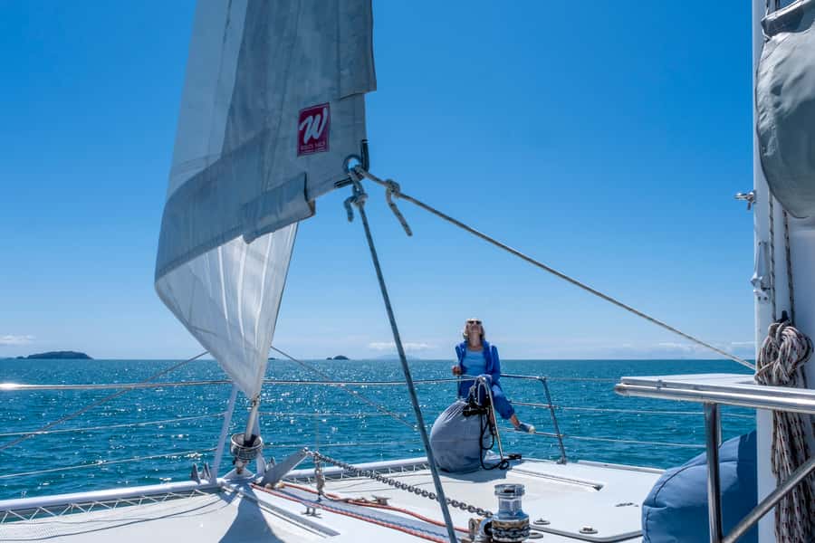 Waiheke Island: Gulf Marine Park Sailing Adventure & Lunch - Taking the helm with skipper Bruce: hands-on sailing without the ego
