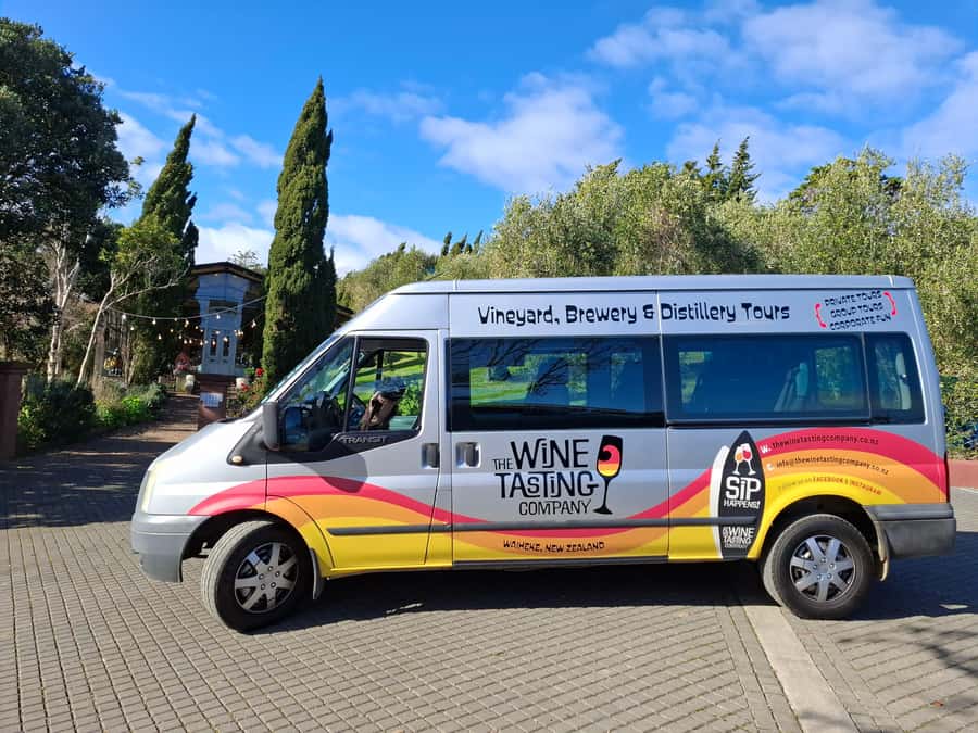 Waiheke Island: Sip and Savor 3 Vineyards Tour with Lunch - Vineyard Stop One: 45 Minutes to Focus on the Wines