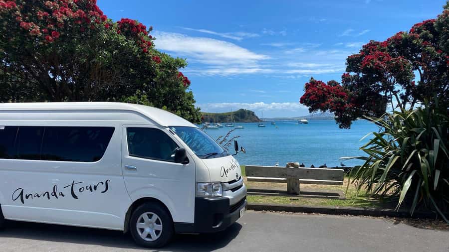 Waiheke Island: The Essence of Waiheke Wine Tour - Mudbrick Vineyard: First Pour, Best Start