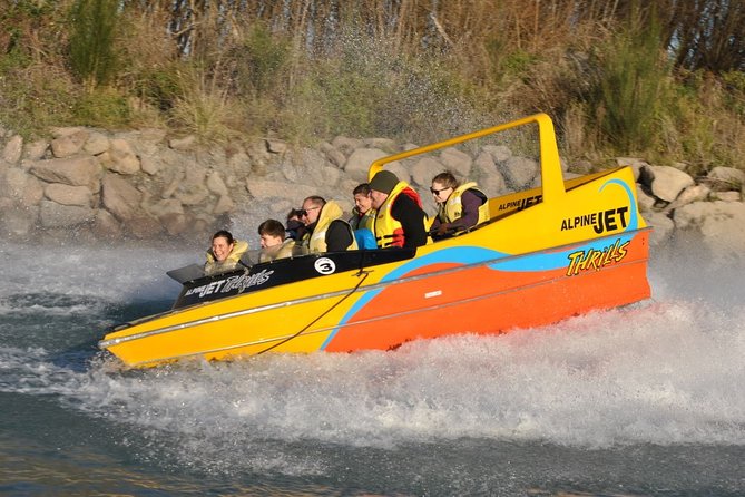 Waimakariri River Jet Boating from Christchurch - Christchurch to the Waimakariri River: the ride starts before the boat