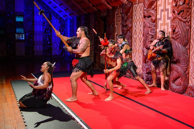 Waitangi Treaty Grounds: Combo Pass (Hāngī + Concert + Admission) - Pit-oven hangi: what you learn while you wait