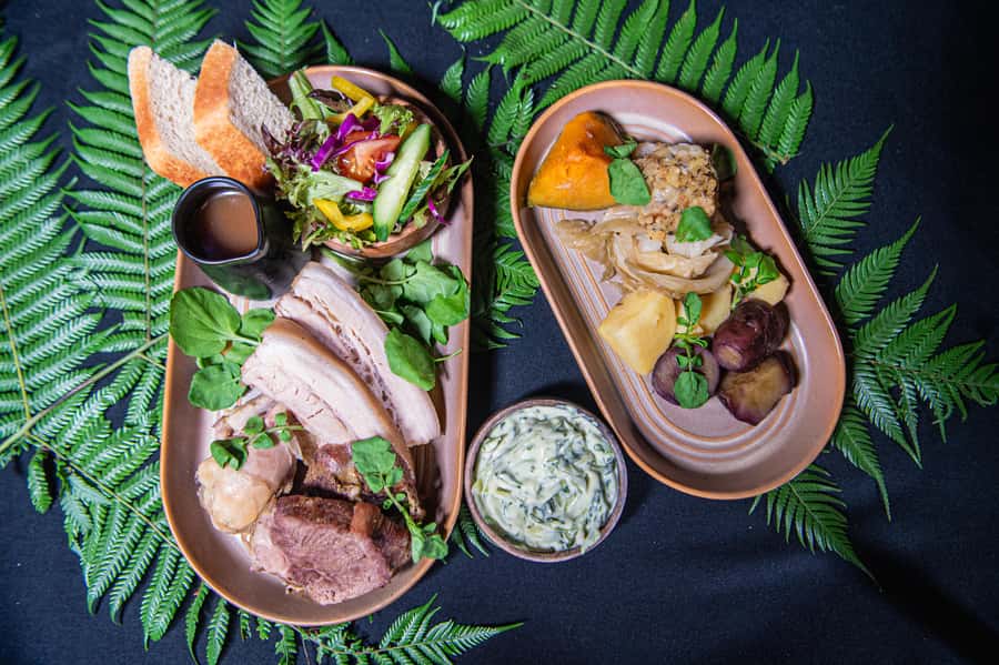 Waitangi: Treaty Grounds Hāngī and Concert Combo Pass - The 6pm start at Whare Waka Café, and how the evening begins