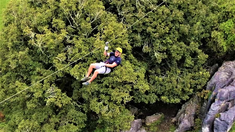 Waitomo Caves 1-Kilometer-Long Zipline Tour - What to wear and bring for sunny or rainy Waitomo