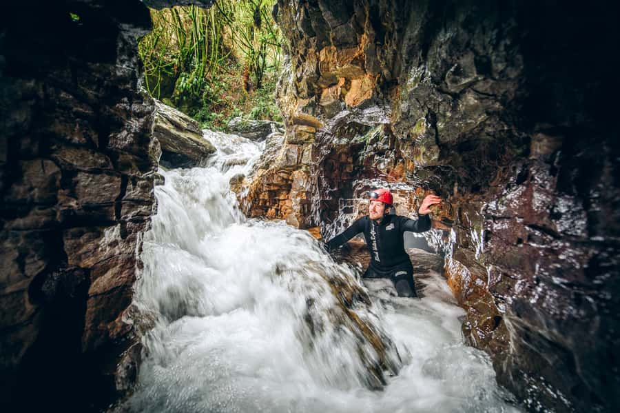Waitomo Caves Black Abyss Ultimate Caving Experience - What a 5-hour schedule feels like, and how small groups help
