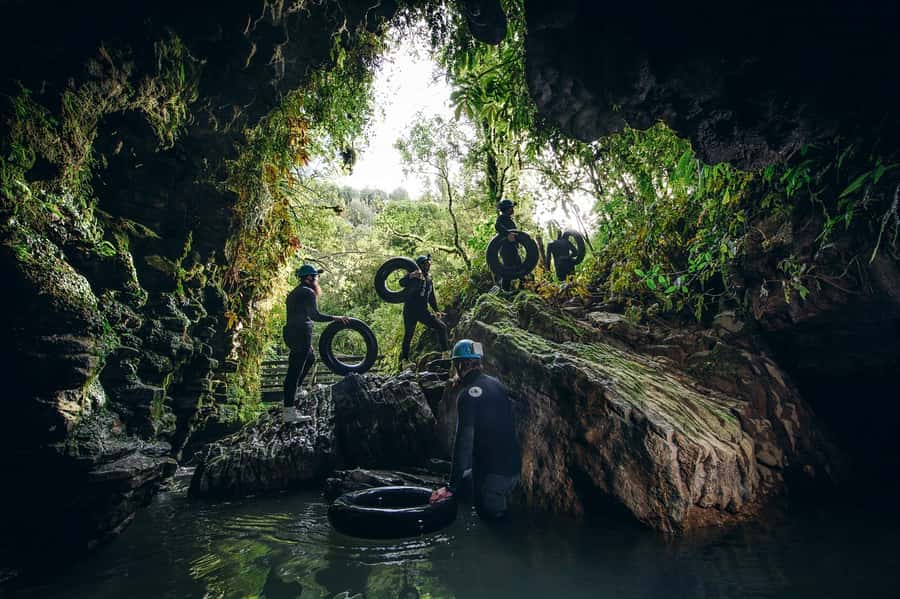 Waitomo Caves: Labyrinth Black Water Rafting Experience - Ruakuri Cave in 3 hours: how the adventure is paced