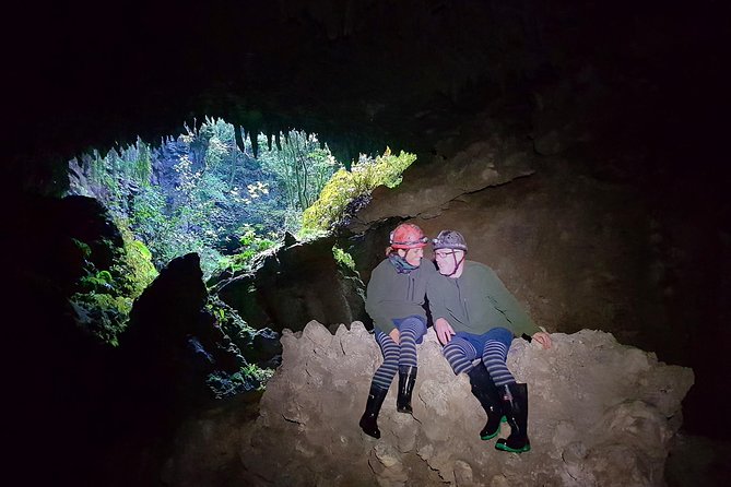 Waitomo’s Hidden Gem: Small-Group Off the Beaten Track Tour - The Guide Moment: Ash’s Role and What Small Groups Let Him Do