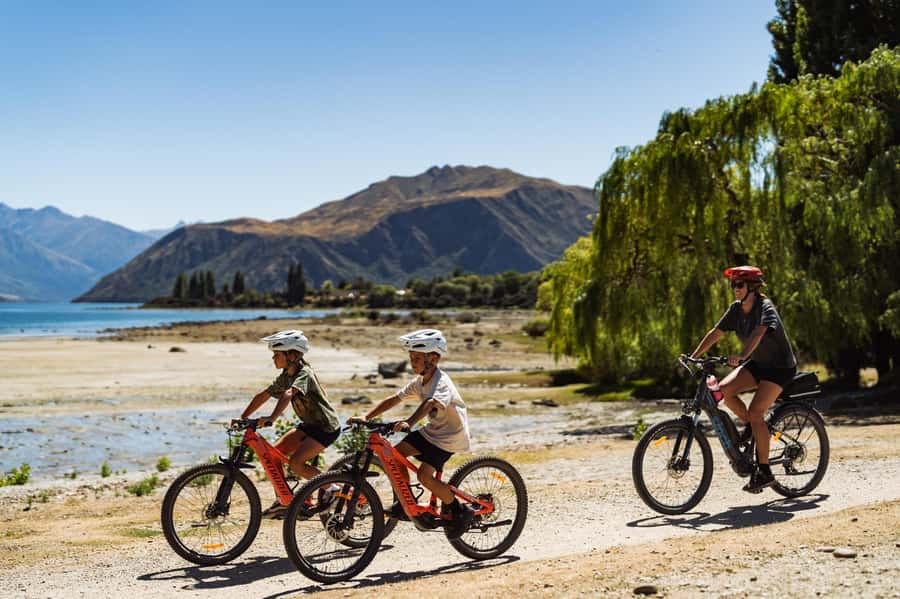 Wānaka: Gladstone Track and Wanaka Trails on Bike or eBike - Step-by-step: how the day flows from Wānaka to Hāwea and back