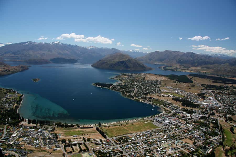 Wānaka: Helicopter Scenic Flight Wānaka Experience - Riding high over Lake Wānaka: the panoramic payoff