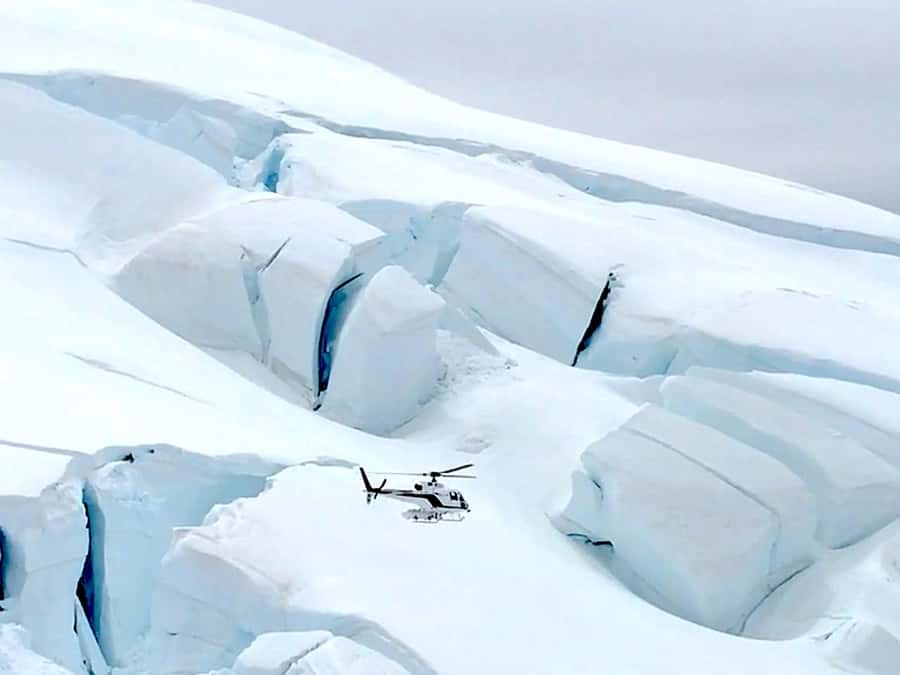 Wanaka: Scenic Helicopter Flight with Glacier Experience - Glacier snow landing: what you get in 10 minutes on Isobel or Tyndall