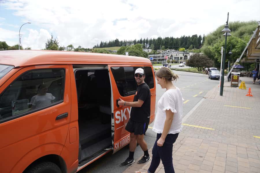 Wanaka: Tandem Skydive Experience - The 3-hour flow: from briefing to canopy landing