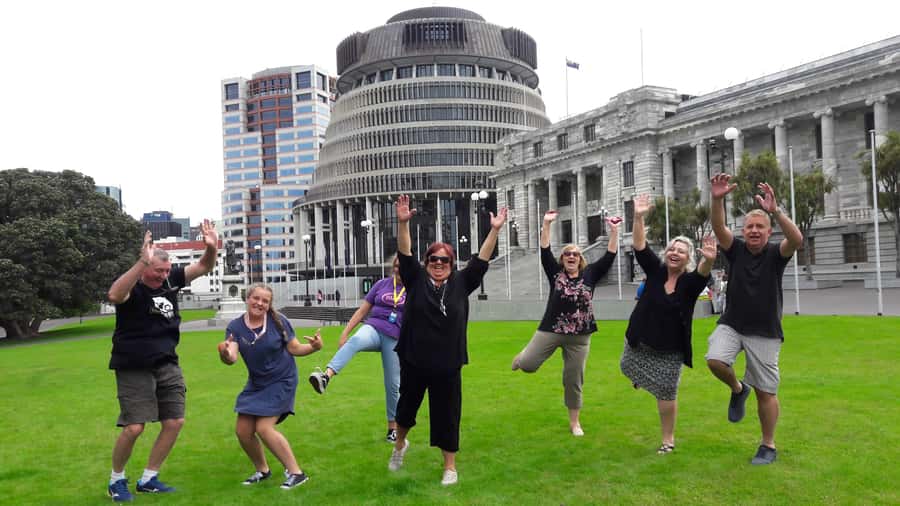 Wellington: City Highlights Tour with Cable Car Ride - Mount Victoria first, then coastline, then cable car: how this 6-hour loop works