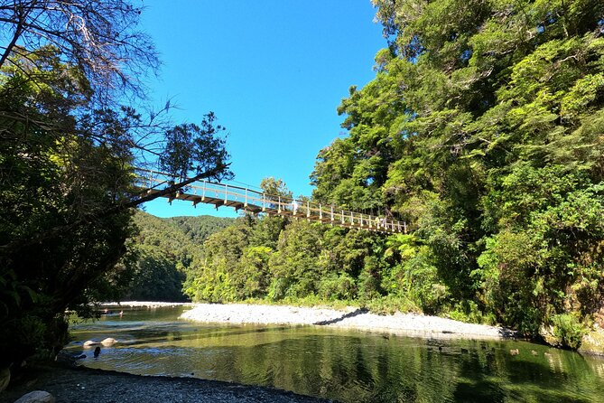 Wellington's Original LOTR Experience - includes Weta and Lunch - Poet’s Park and the Great River Anduin moments